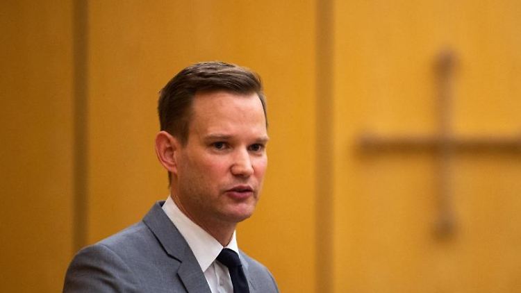 Hendrik Streeck ist Direktor am Institut für Virologie im Universitätsklinikum Bonn.