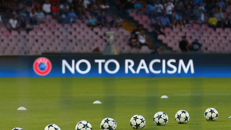 Die Uefa sieht sich selbst offensiv im Kampf gegen Rassismus.