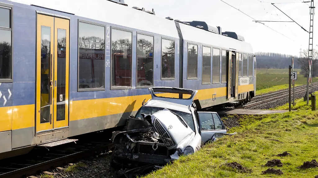 1593ba3c254af29b356f325f75480646