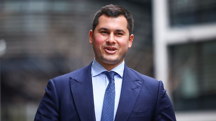 Temur Achmedow sagte aus, fast 50 Millionen Euro an der Börse verzockt zu haben.
