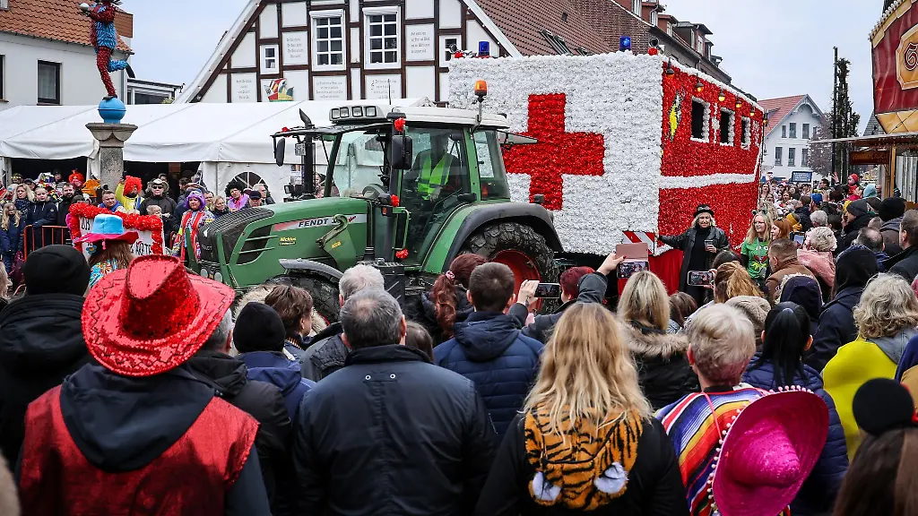 Jedes-Jahr-feiern-die-Dammer-ihren-Traditions-Carneval-der-Termin-faellt-in-diesem-Jahr-auf-den-Tag-der-Bundestagswahl