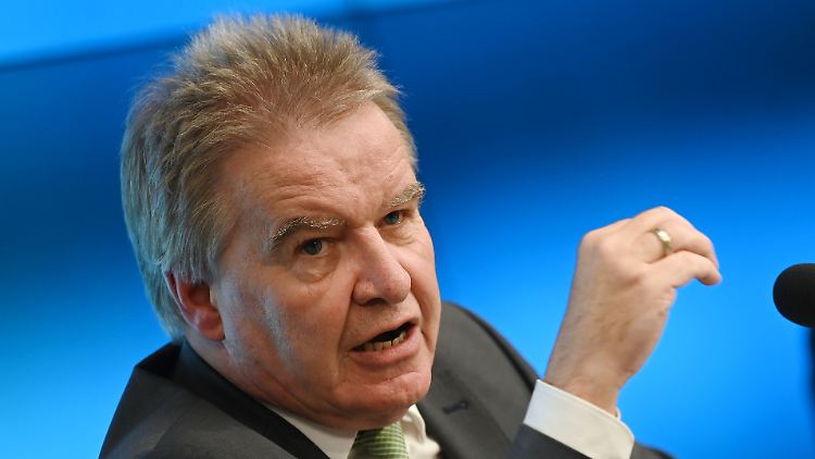 War mit seinem Auto viel zu schnell unterwegs: Baden-Württembergs Umweltminister Untersteller.