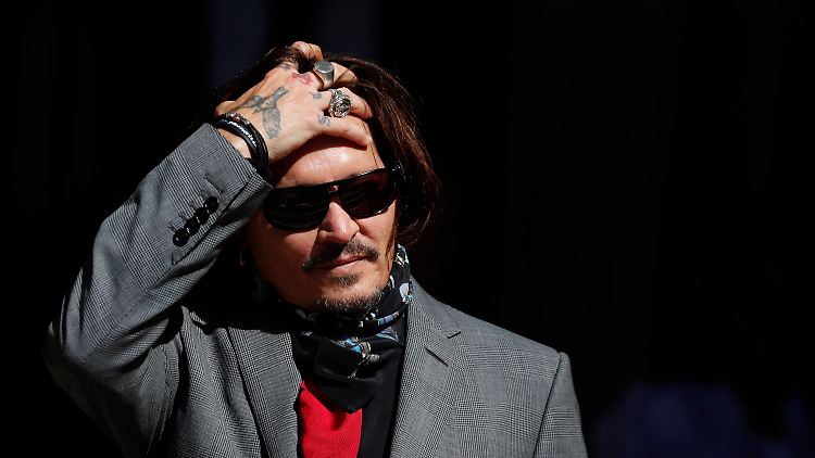 Mit den Jobs ist es bei Johnny Depp gerade zum Haareraufen.