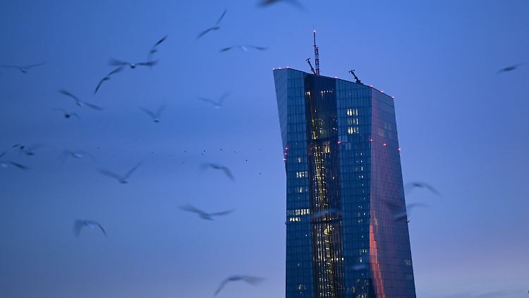 Die EZB weitet ihr Kaufprogramm um 500 Milliarden Euro aus.
