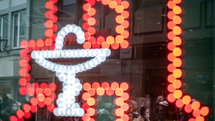 Die Masken werden ab kommender Woche in den Apotheken verteilt.