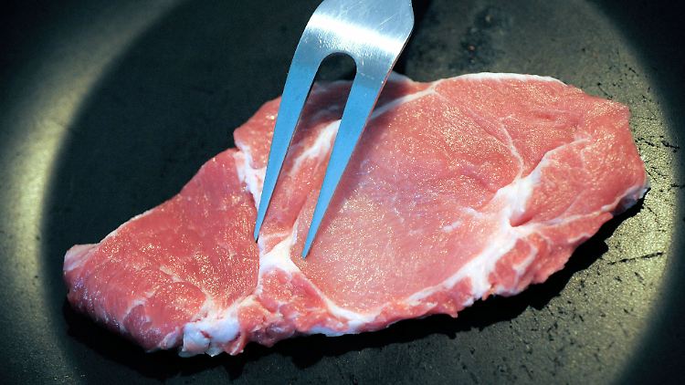 Schweineprodukte wie Schnitzel sind bei Lidl in Zukunft 1 Euro pro Kilogramm teurer.