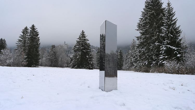 Zur Abwechslung mal ein Monolith im Schnee.