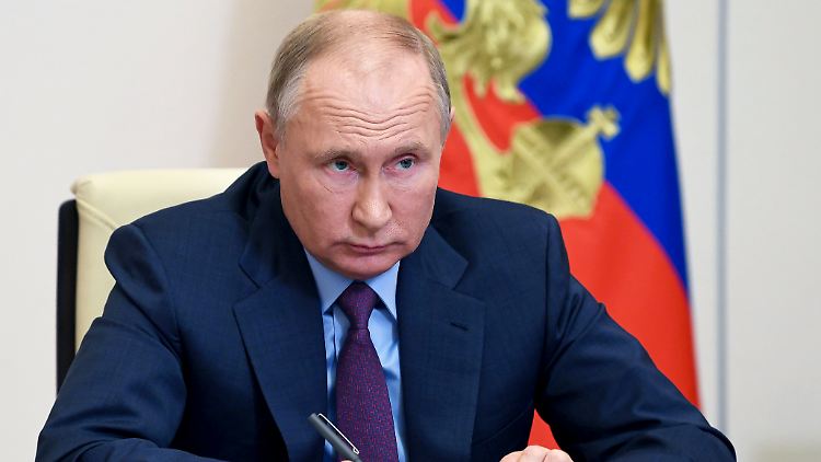 Russlands Präsident Putin kann nur auf eine Aufhebung der Sanktionen hoffen, wenn er den Minsker Friedensplan erfüllt.