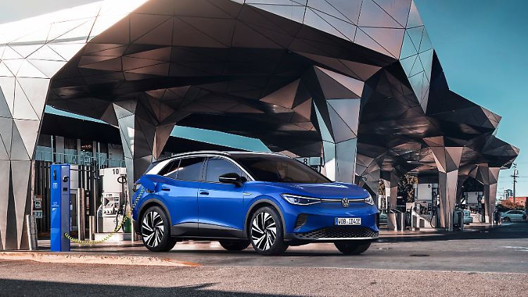 Ab Mitte 2021 fährt der VW ID.4 dann auch mit Allradantrieb. 