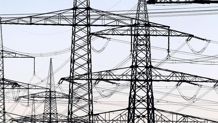 Der meist in Norddeutschland produzierte Windstrom muss irgendwie in die südlich gelegenen industriellen Zentren gelangen.