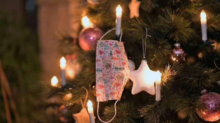 Auch zur Weihnachtszeit kann man sich der Corona-Pandemie kaum entziehen.