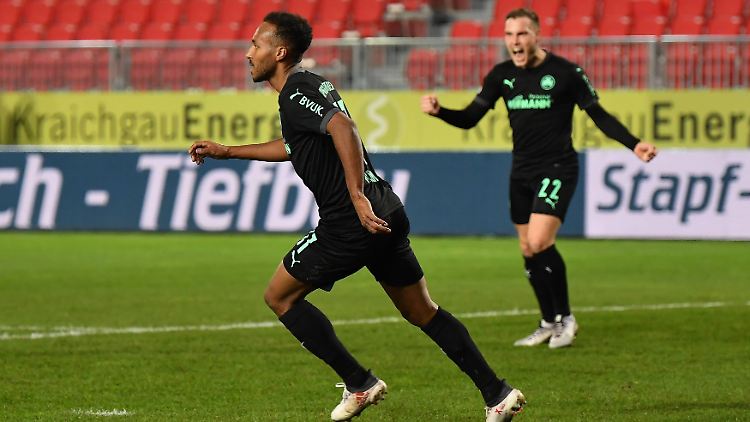 Julian Green schoss zum 1:0 für Fürth ein.