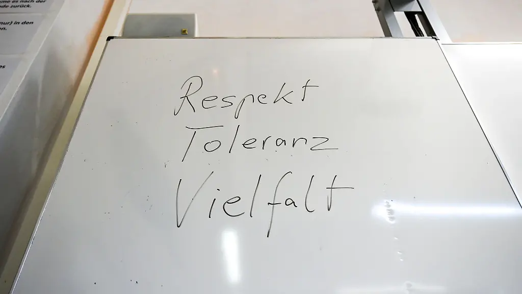 Das-Kulturzentrum-will-mit-seiner-Aktion-ein-Zeichen-fuer-Vielfalt-vor-der-Bundestagswahl-setzen