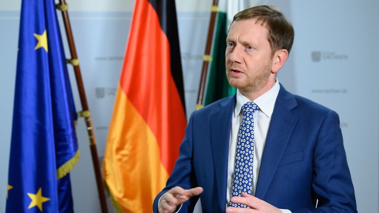 Wer will, könne immer noch eine andere Meinung haben. "Aber das ist jetzt nicht mehr entscheidend, diese Leute müssen jetzt zur Seite treten", sagte Sachsens Regierungschef Kretschmer.
