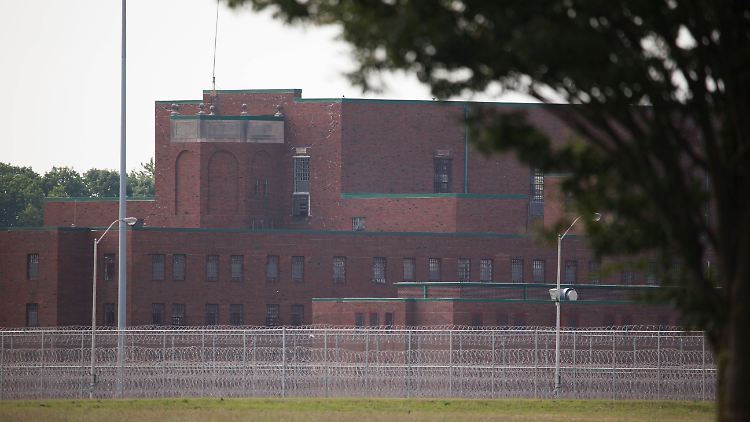 Im Gefängnis in Terre Haute im US-Bundesstaat Indiana wurde am Freitagabend ein verurteilter hingerichtet.