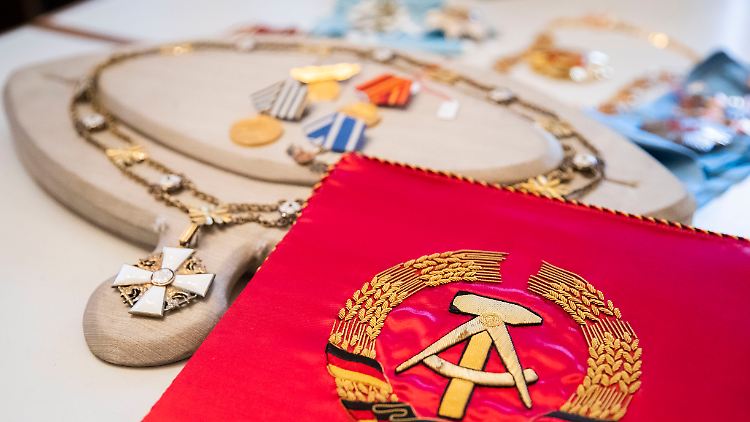 Das Auktionshaus Thies auktionierte die Objekte coronabedingt per Online- und Telefon-Versteigerung.