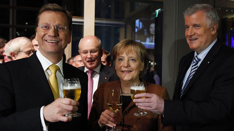 Dieses Bild beweist: Westerwelle und Seehofer sind unschuldig. Sie tranken Bier.