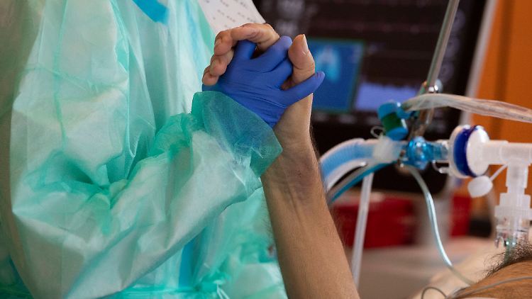 Gesundheitspersonal ist selbst gefährdet, Opfer schwerer Covid-19-Verläufe zu werden.