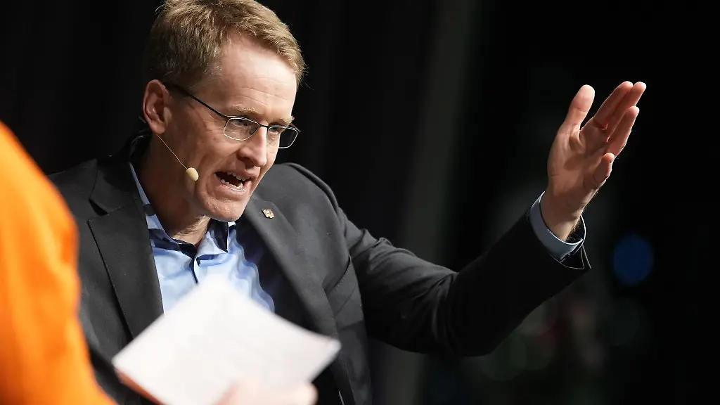 Schleswig-Holsteins-Ministerpraesident-Daniel-Guenther-CDU-kann-sich-eine-dritte-Amtszeit-als-Regierungschef-vorstellen-Nach-Berlin-wolle-er-hingegen-nicht-sagte-er-bei-einer-Veranstaltung-in-Hamburg