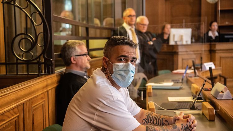 Bushido ist in dem Verfahren gegen vier Mitglieder einer bekannten arabischstämmigen Berliner Großfamilie Zeuge und Nebenkläger.