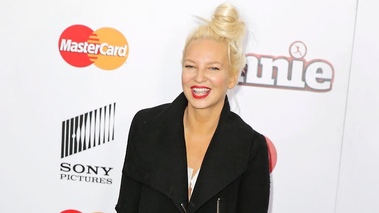 Die australische Sängerin Sia behauptet, von dem US-Filmstar emotional verletzt worden zu sein.