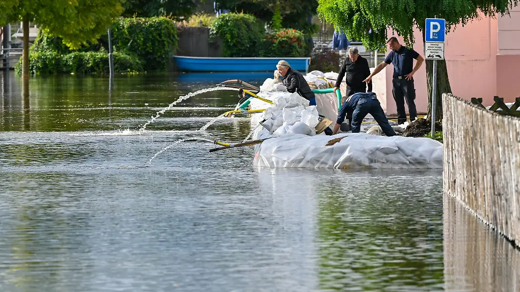 Das-Hochwasser-entlang-der-Oder-konnten-die-Einsatzkraefte-einigermassen-gut-beherrschen