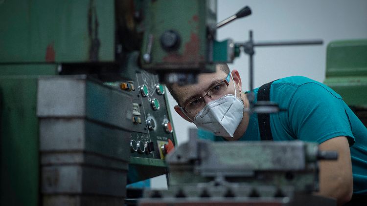 Arbeitgebervertreter und Gewerkschaften appellieren an Unternehmen, aktiv um Azubis zu werben. 