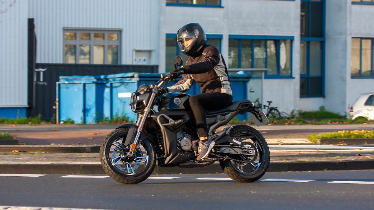 Die Zontes ZT 125-G1 macht für knapp 3000 Euro eine richtig erwachsene Figur.