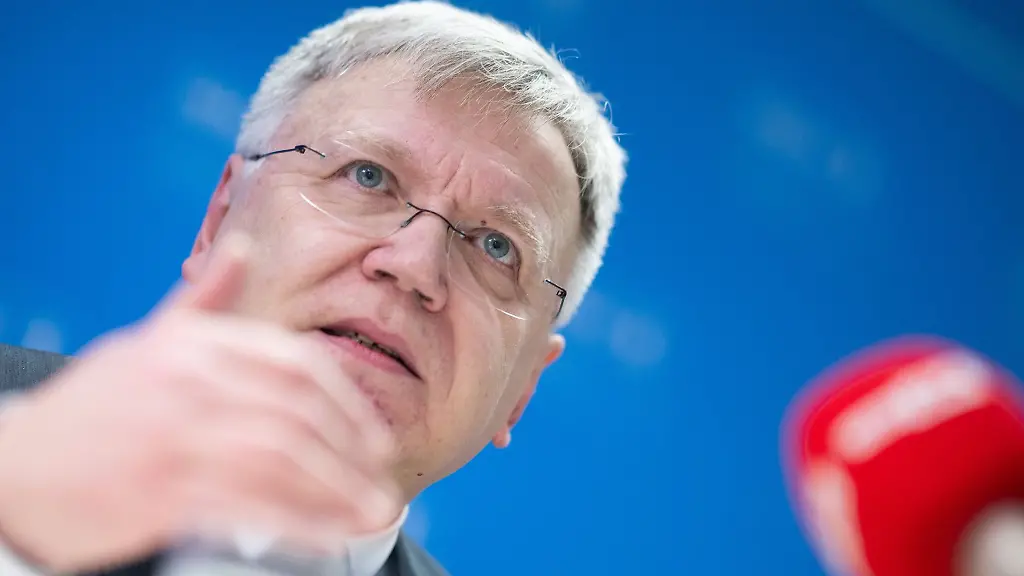 Berlins-Landeswahlleiter-Stephan-Broechler-wuenscht-sich-eine-laengere-Vorbereitungszeit-auf-vorgezogene-Wahlen