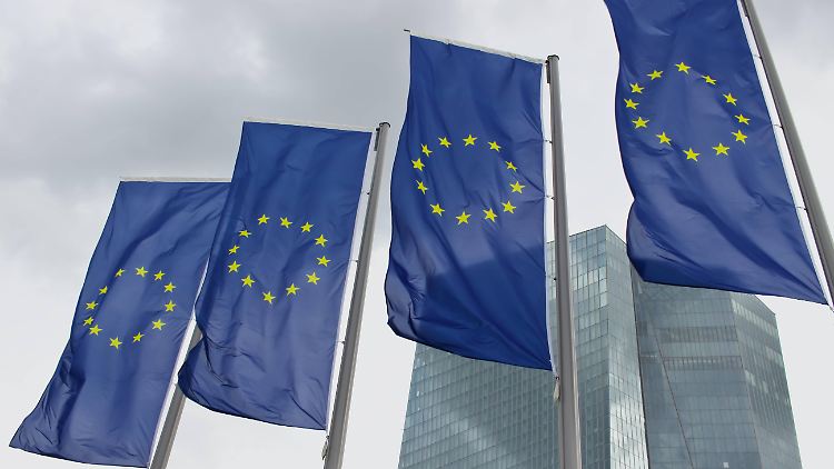 Die EZB räumt in einem ganz engen Rahmen den Banken wieder Möglichkeiten für Ausschüttungen ein.