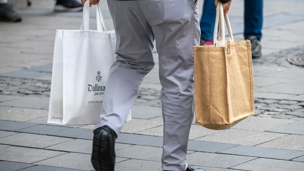 Hessens-Einzelhaendler-haben-im-vergangenen-Jahr-dank-guter-Geschaefte-ein-kleines-Umsatzplus-von-0-5-Prozent-verbucht