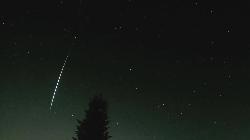 Viele-Menschen-haben-wegen-der-ungewoehnlichen-Lichterscheinungen-in-der-Nacht-auch-die-Polizei-angerufen