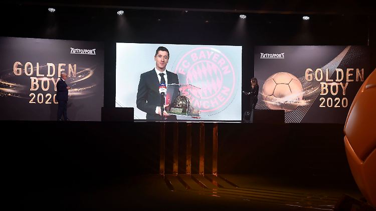 Ein "Golden Boy" ist Lewandowski nicht mehr, er erhielt von der "Tuttosport" den "Golden-Player"-Award - und will jetzt Weltfußballer werden.