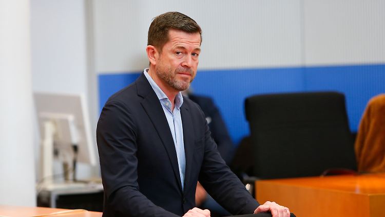 Guttenberg hatte knapp zehn Jahre nach seinem Rücktritt vom Amt des Verteidigungsministers wieder einen offiziellen Termin im politischen Berlin.
