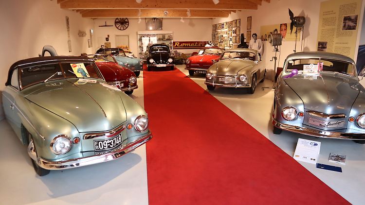 Der älteste erhaltene Rometsch 1951, daneben rechts das einzige erhaltene frühe Rometsch Coupé 1951.
