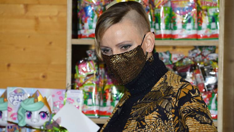 Charlène Grimaldi, Fürstin von Monaco mit rasierten Schopf
