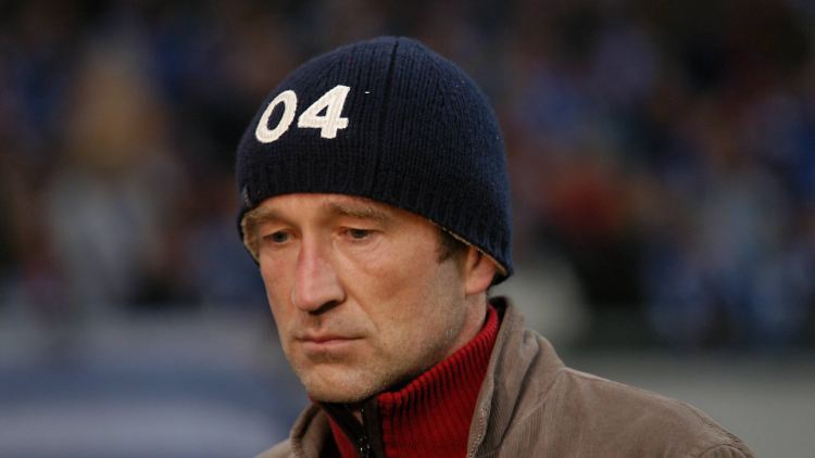 Peter Lohmeyer ahnte es schon 2004: Mit dem FC Schalke läuft nie alles ganz glatt.