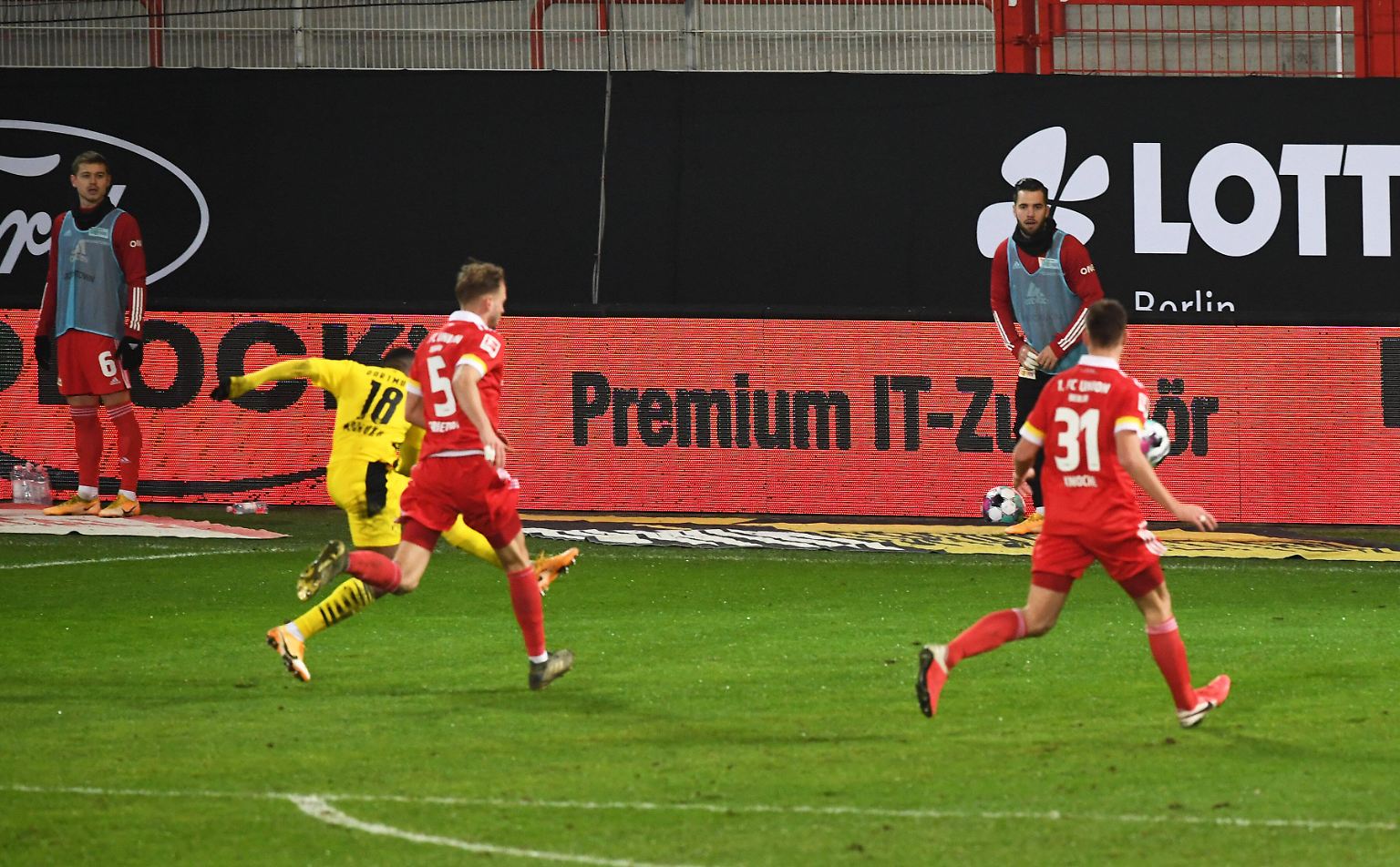 Mit seinem 1:1 gegen den 1. FC Union machte sich Moukoko mit ...