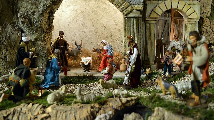 Man geht mittlerweile davon aus, dass die Sonnensymbolik römischer Kulte in das Christentum einsickerte.