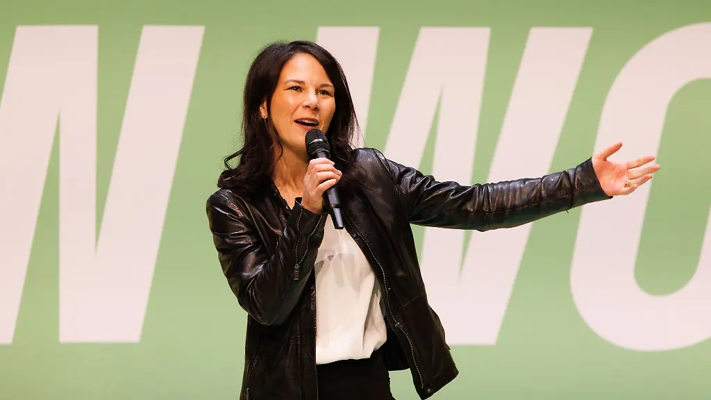 Annalena-Baerbock-sprach-in-Darmstadt-auch-ueber-den-Frieden-in-Europa