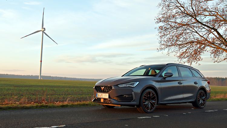 Nicht nur in der Brust des Cupra Leon Sportstourer e-Hybrid schlagen zwei Herzen. 
