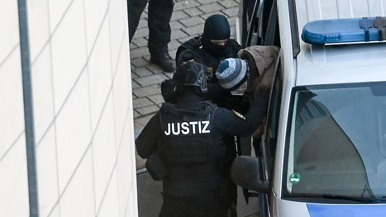 B. bei seiner Ankunft in Magdeburg.