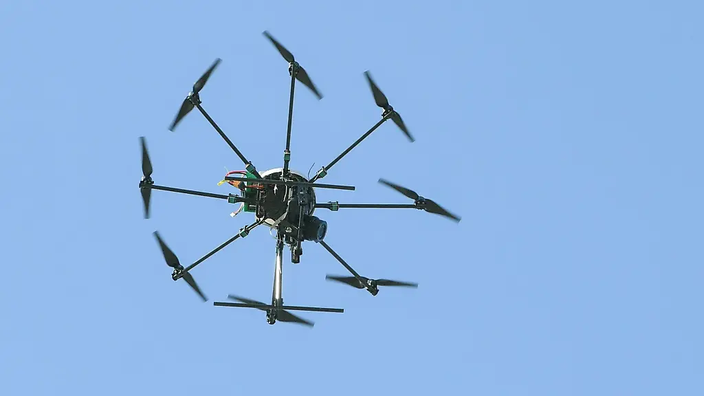 Die-Abwehr-von-Drohnen-soll-im-neuen-Polizeigesetz-auf-Antrag-der-regierungstragenden-Fraktionen-SPD-Gruene-und-FDP-geregelt-werden