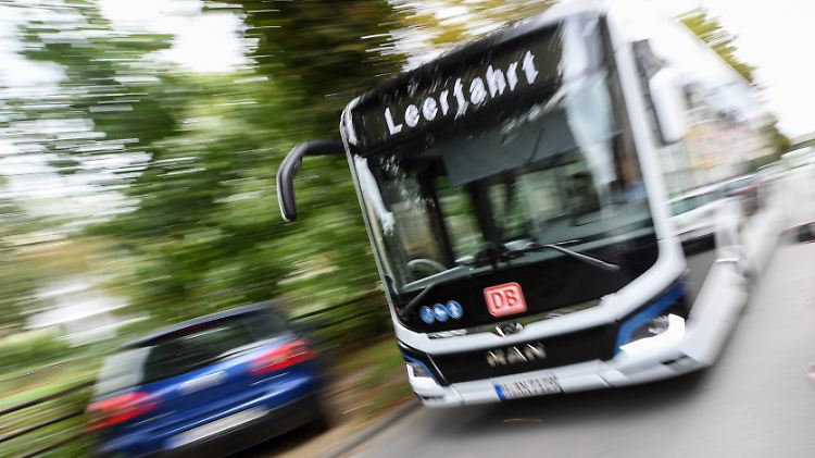 Die Regierung rät dazu, wenn möglich auf jede Fahrt zu verzichten.