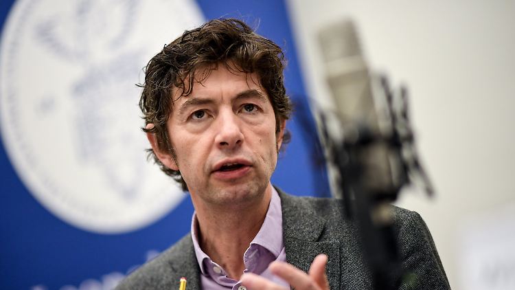 Christian Drosten ist zuversichtlich, dass die Ausbreitung der neuen Virus-Variante durch konsequentes Reduzieren von Kontakten eingedämmt werden kann.