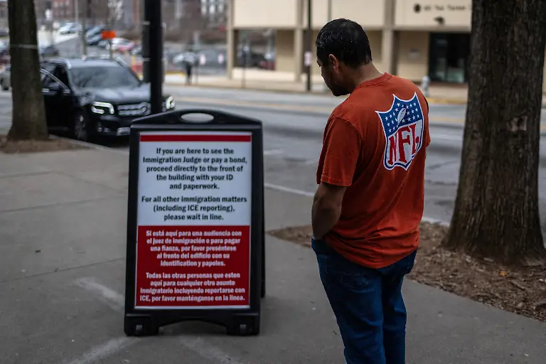2025-02-14T143712Z-3146546987-MRPRC2FOCADD9F2-RTRMADP-3-USA-TRUMP-MIGRATION-ICE