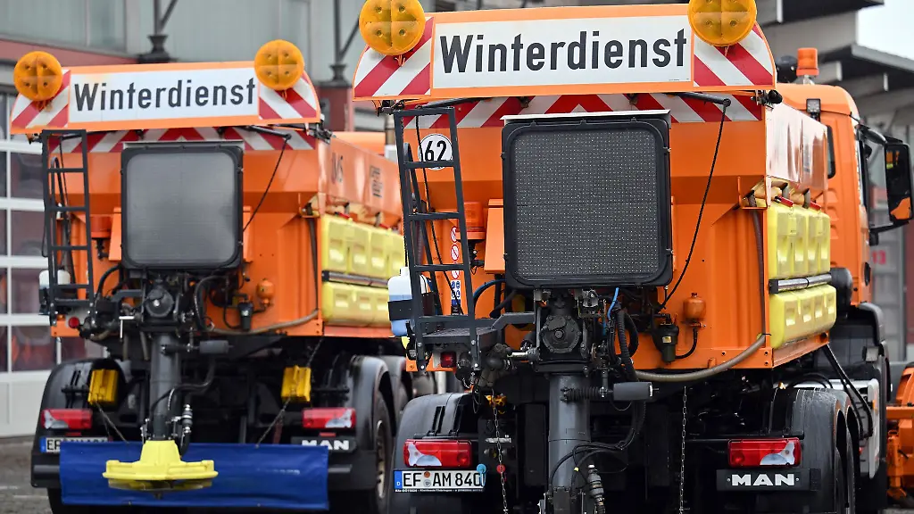 In-Thueringen-muessen-die-Menschen-mit-Nebel-und-glatten-Strassen-rechen