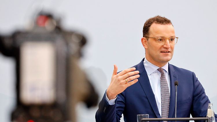 Niemand habe einen Anspruch, der Erste in der Impf-Schlange zu sein, sagt Gesundheitsminister Spahn.