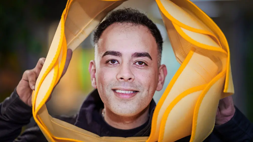 Der-aus-Afghanistan-stammende-Siawash-Osmani-darf-bei-der-Bundestagswahl-am-23-Februar-erstmals-mit-28-Jahren-mit-ueber-ein-Parlament-bestimmen