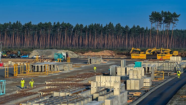 Normalerweise wird in Grünheide rund um die Uhr gebaut, doch in den letzten Tagen ging nichts mehr voran.